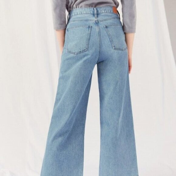 NWT Anthropologie M.i.H Embroidered Wide Leg Light Wash Cropped Jeans Size 24 - Picture 2 of 16